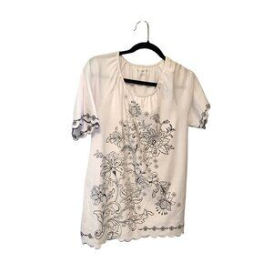 Allison Daley Womens Size Medium Pull over round neck Tshirt White Black Floral